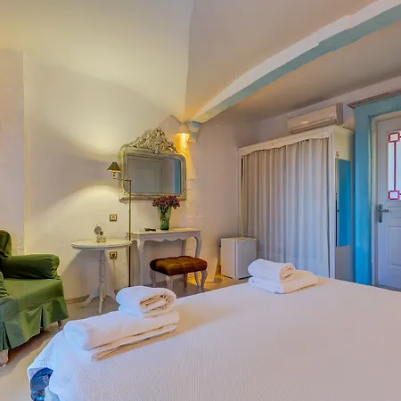 Hotel Cunda Battalos Kuecuek 2*